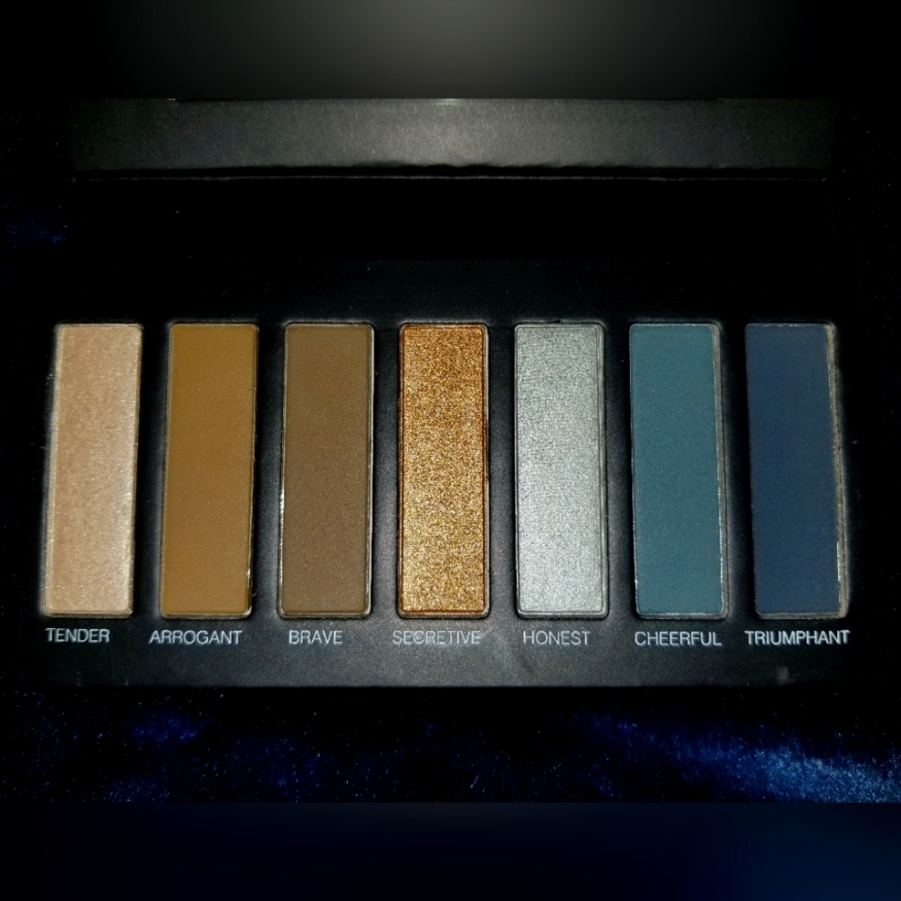 Younique Moodstruck Palette 4